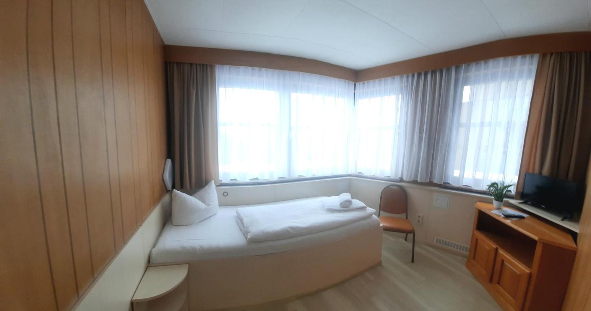 Single Room,1646329392:JPEG